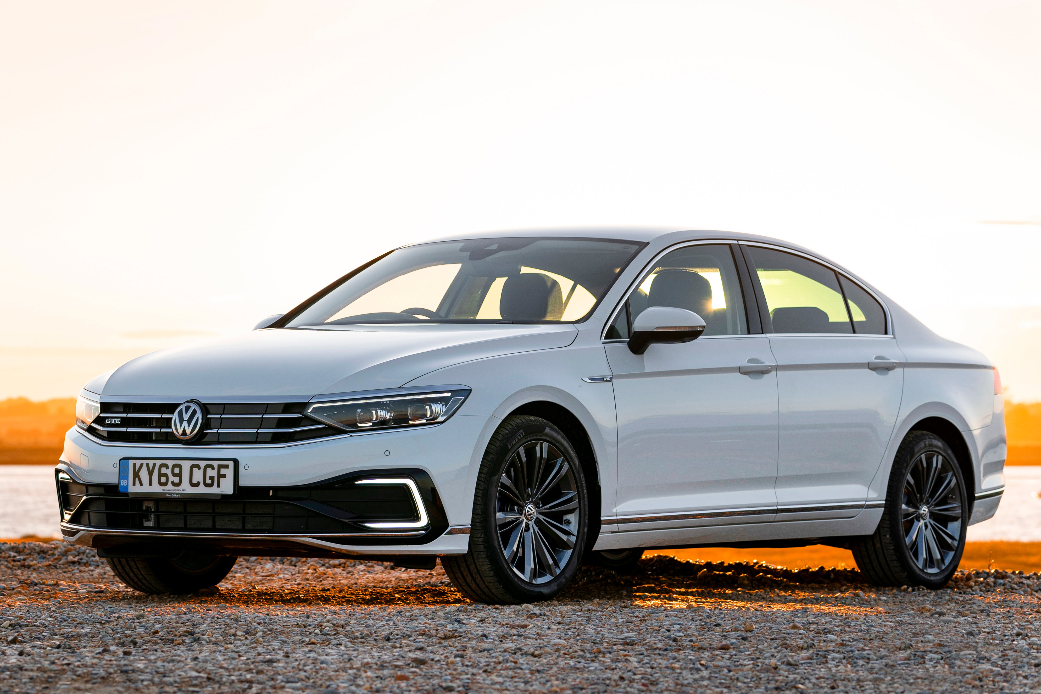 volkswagen-passat-gte-review-heycar